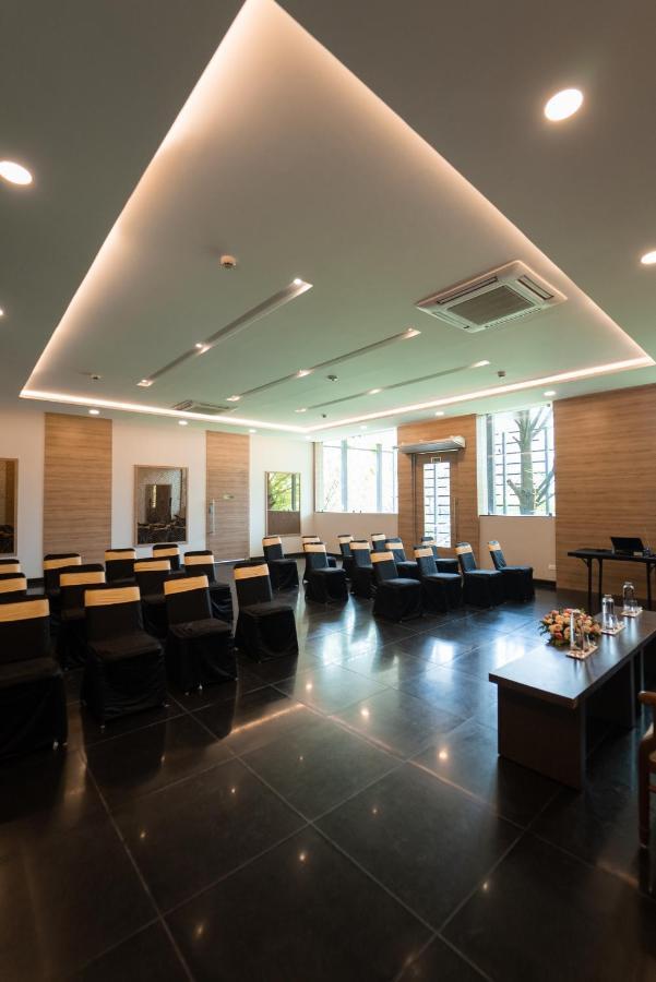Hycinth Hotels Thiruvananthapuram Kültér fotó