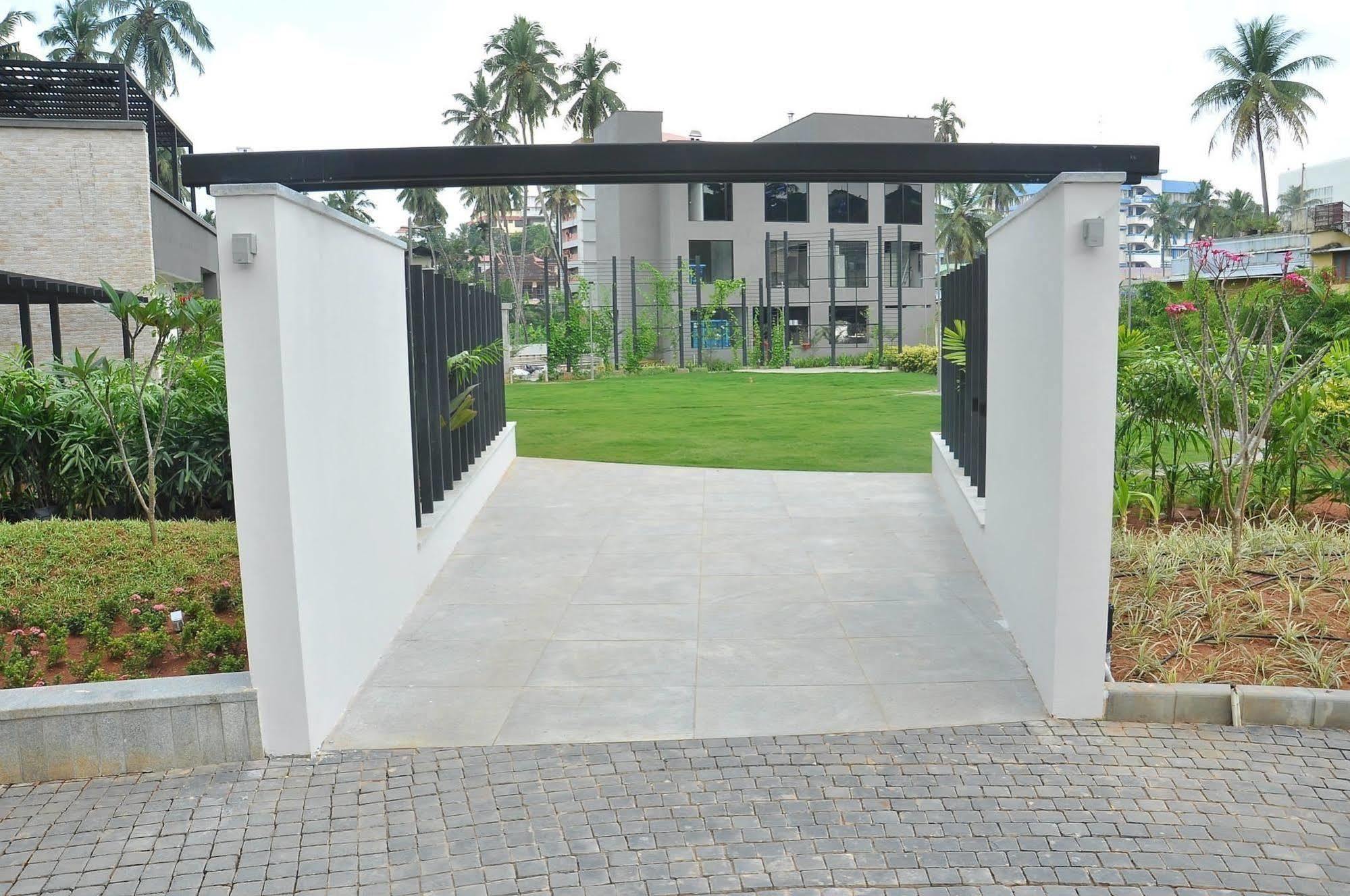 Hycinth Hotels Thiruvananthapuram Kültér fotó