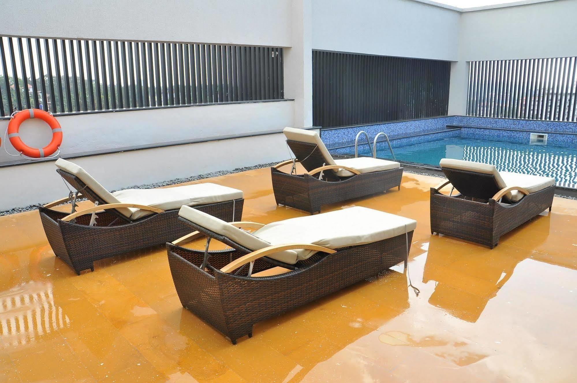 Hycinth Hotels Thiruvananthapuram Kültér fotó